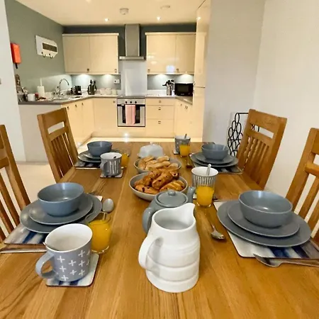 Tatil Evi Ohana, Caedmon's Prospect *